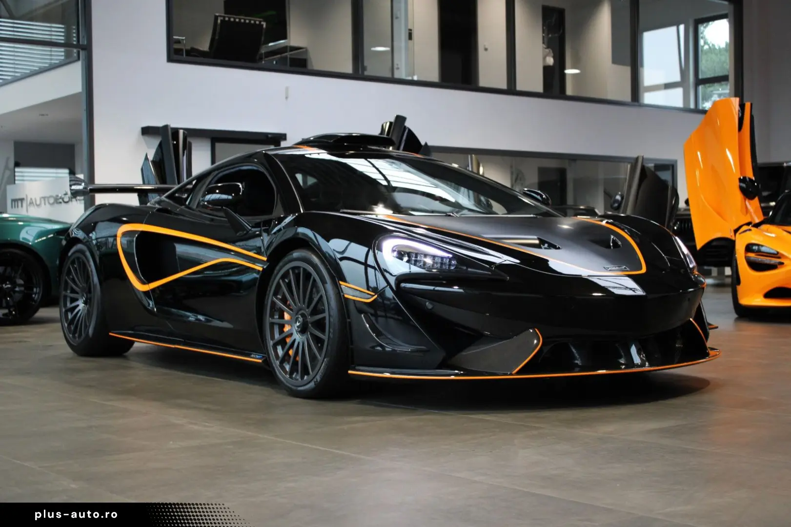 MCLAREN 620R MSO   FULL CARBON   B&W    ROOF SCOOP