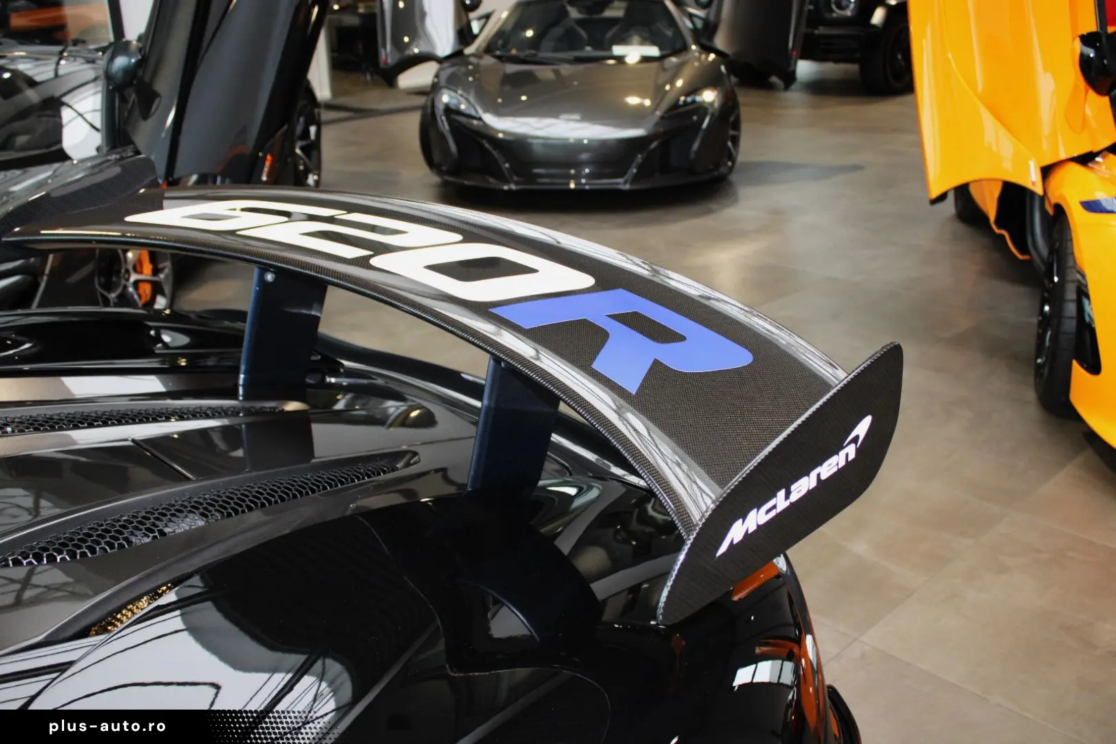 MCLAREN 620R MSO   FULL CARBON   B&W    ROOF SCOOP