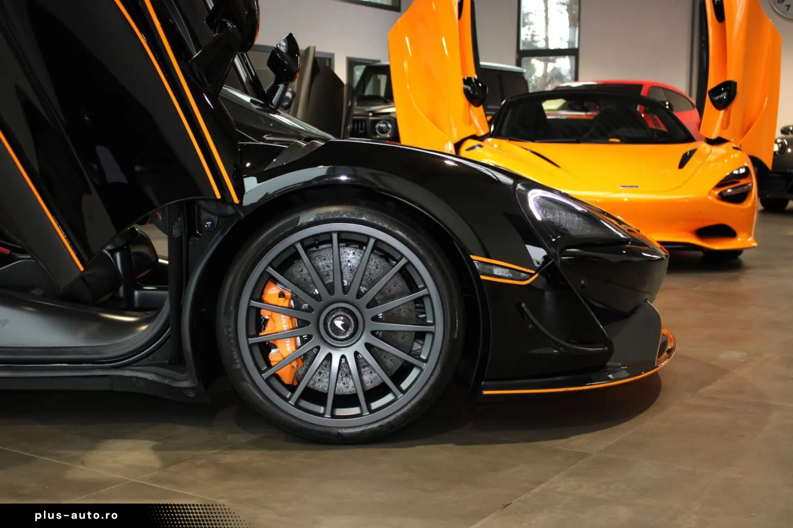 MCLAREN 620R MSO   FULL CARBON   B&W    ROOF SCOOP