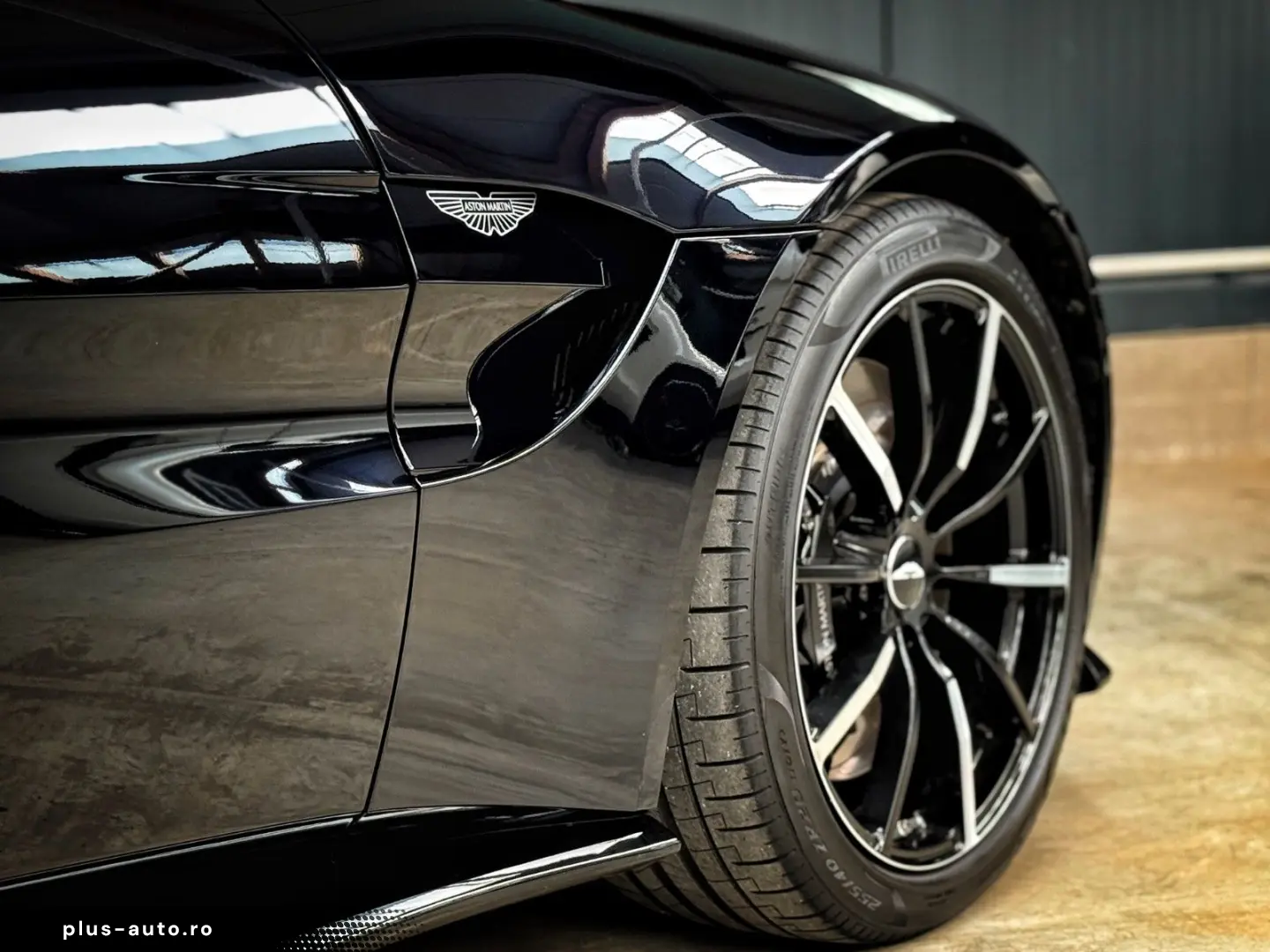 ASTON MARTIN V8 Vantage   Ultramarine Black   Perf.   Eleg.