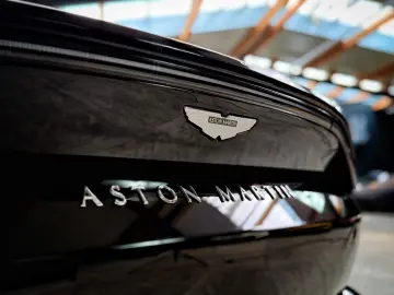 ASTON MARTIN V8 Vantage   Ultramarine Black   Perf.   Eleg.