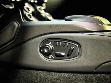 ASTON MARTIN V8 Vantage   Ultramarine Black   Perf.   Eleg.