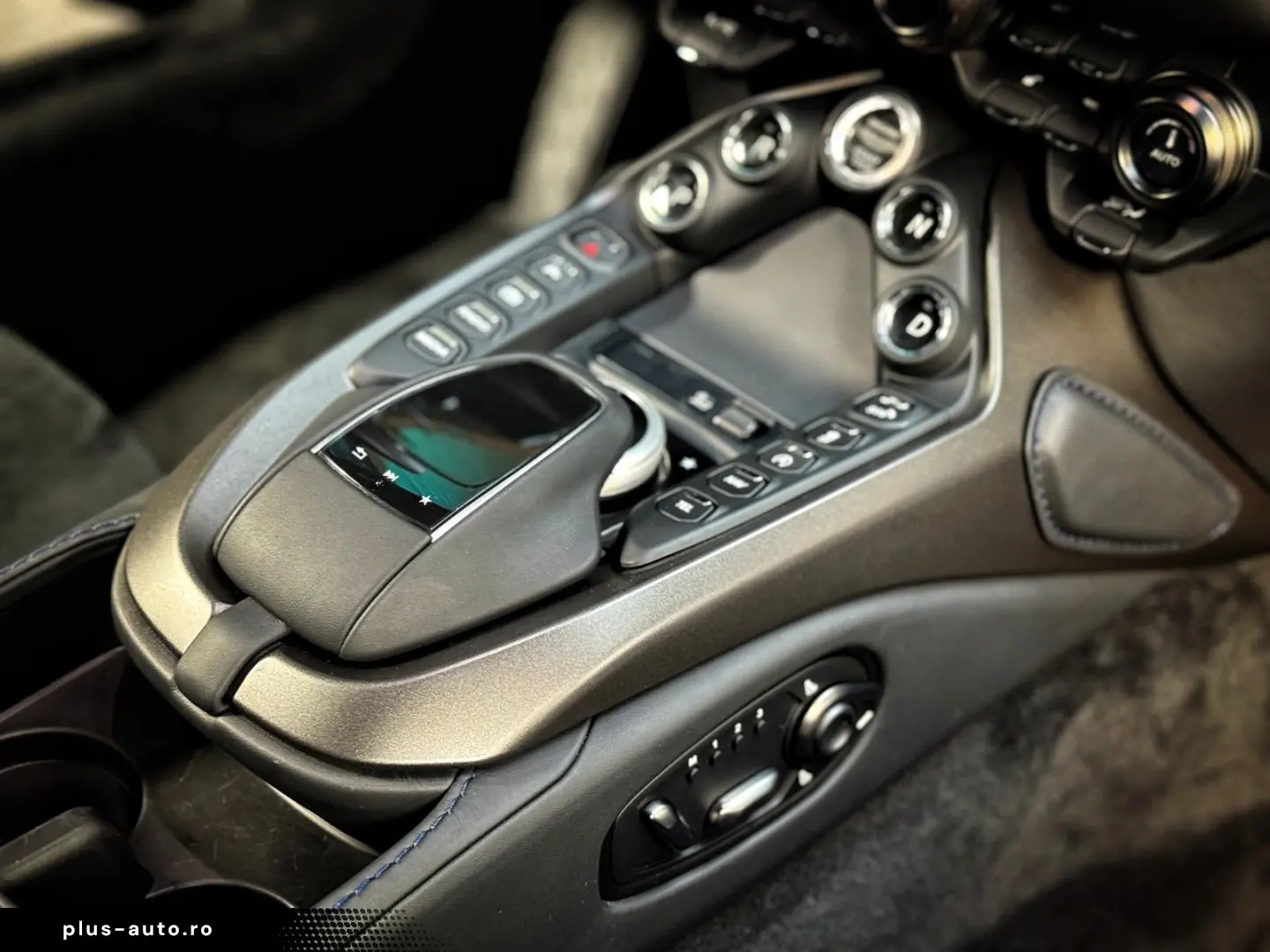 ASTON MARTIN V8 Vantage   Ultramarine Black   Perf.   Eleg.