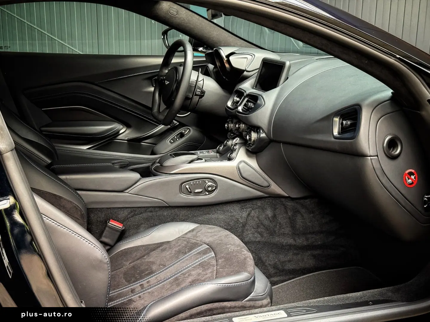 ASTON MARTIN V8 Vantage   Ultramarine Black   Perf.   Eleg.