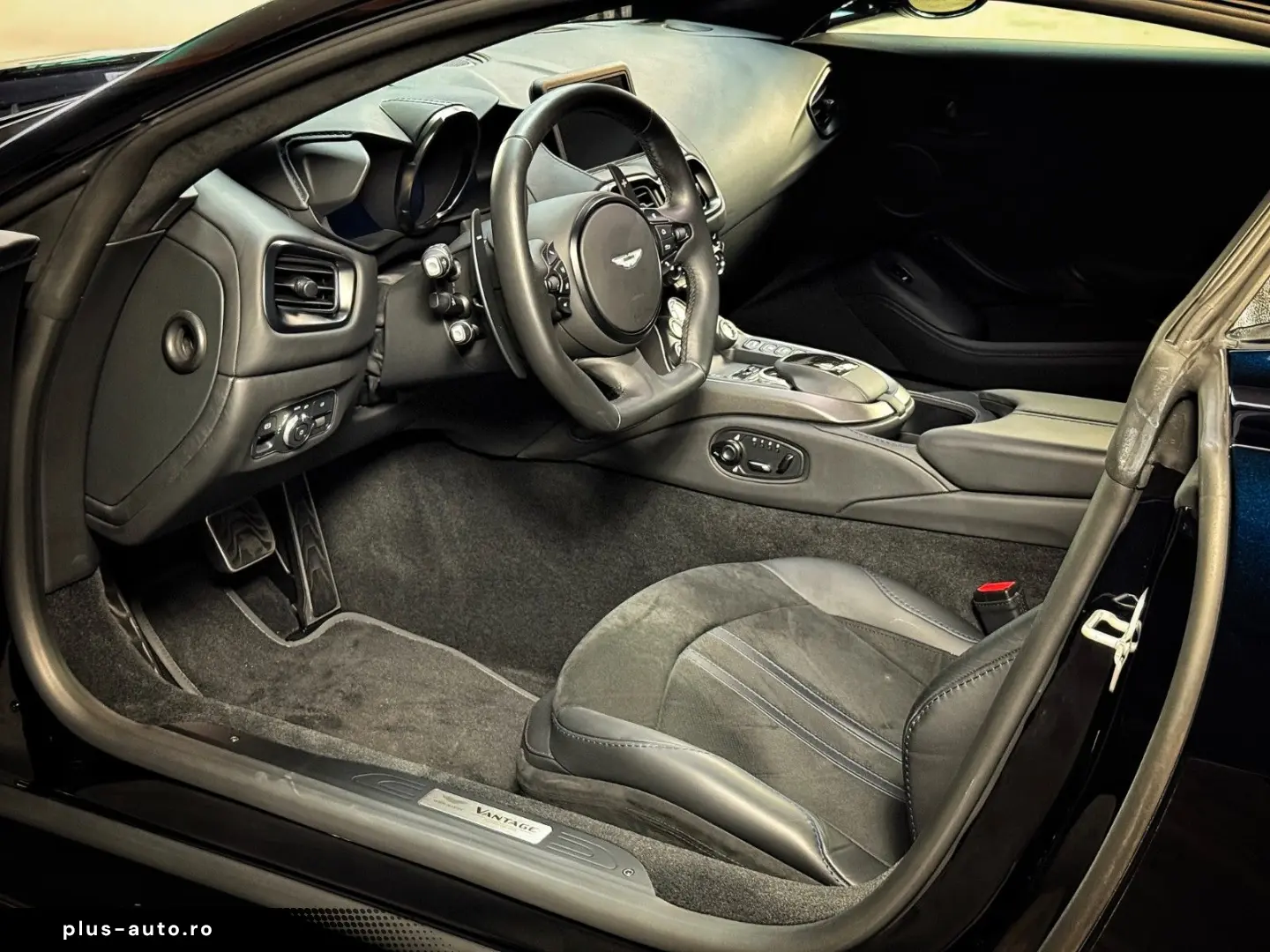 ASTON MARTIN V8 Vantage   Ultramarine Black   Perf.   Eleg.