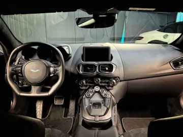 ASTON MARTIN V8 Vantage   Ultramarine Black   Perf.   Eleg.