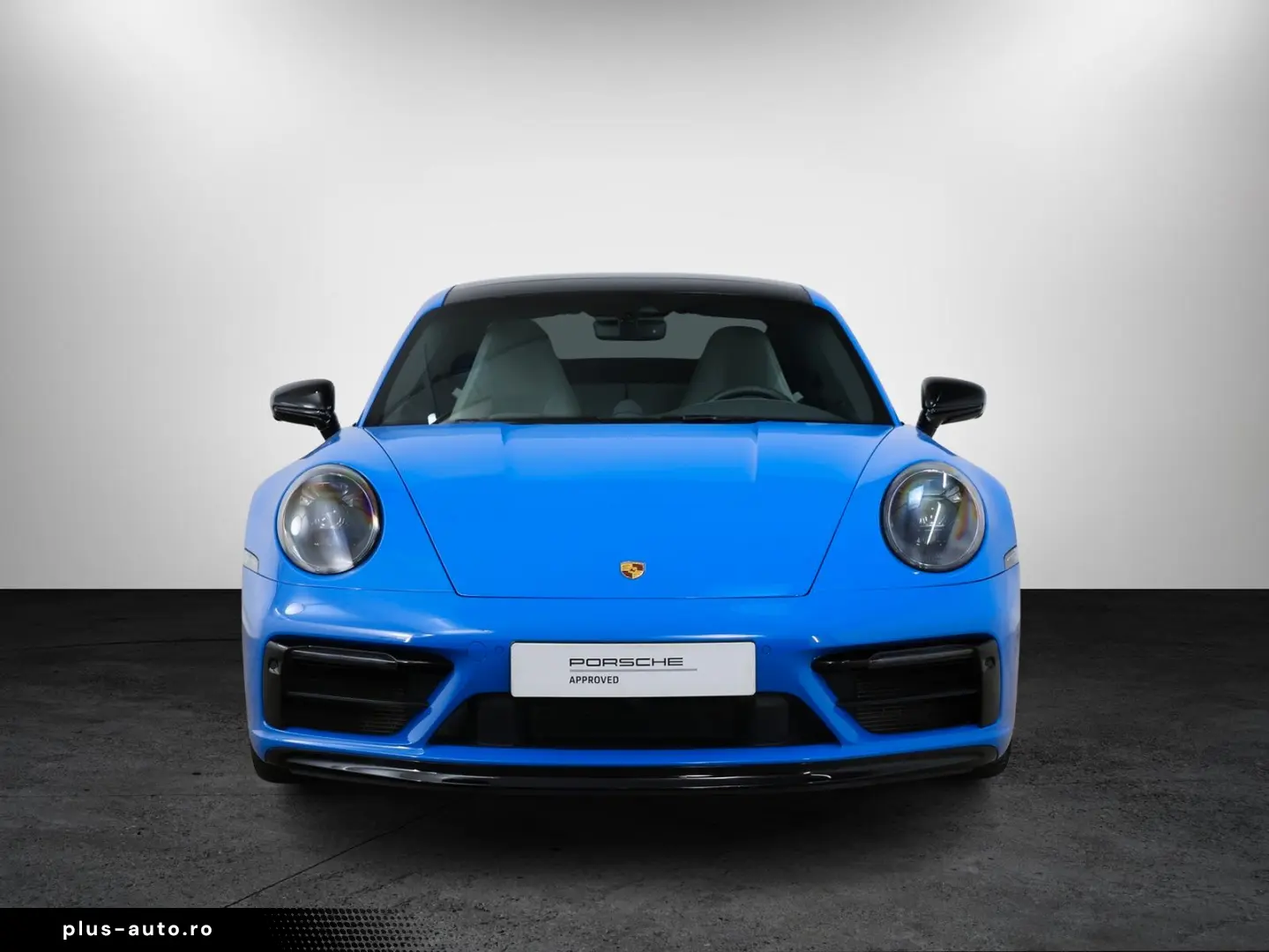 PORSCHE 911 Carrera 4 GTS