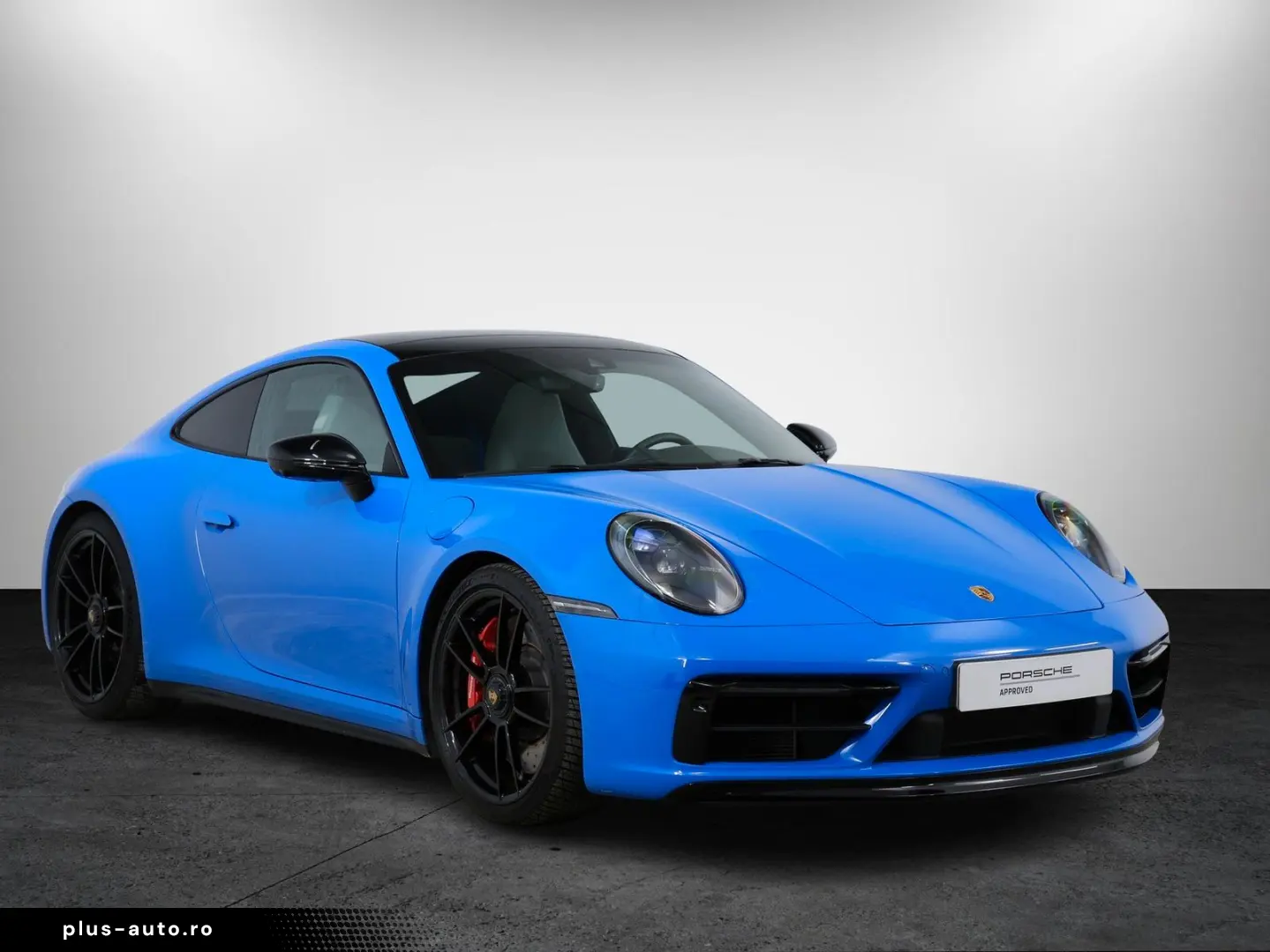 PORSCHE 911 Carrera 4 GTS