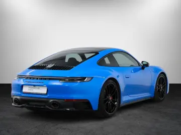 PORSCHE 911 Carrera 4 GTS