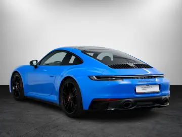 PORSCHE 911 Carrera 4 GTS
