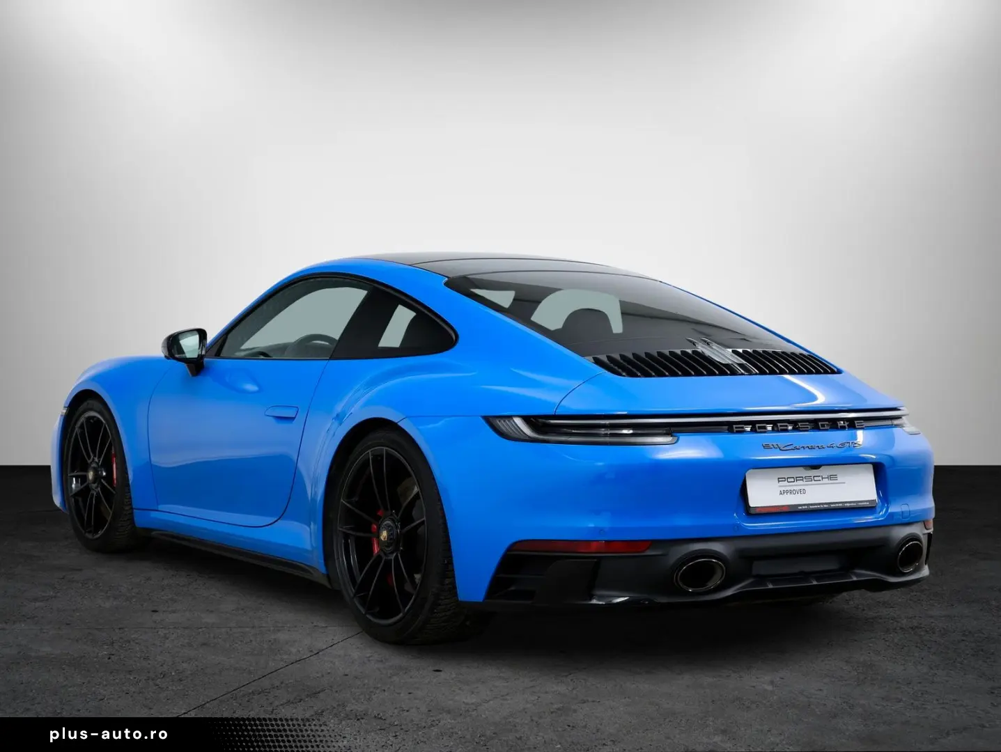 PORSCHE 911 Carrera 4 GTS