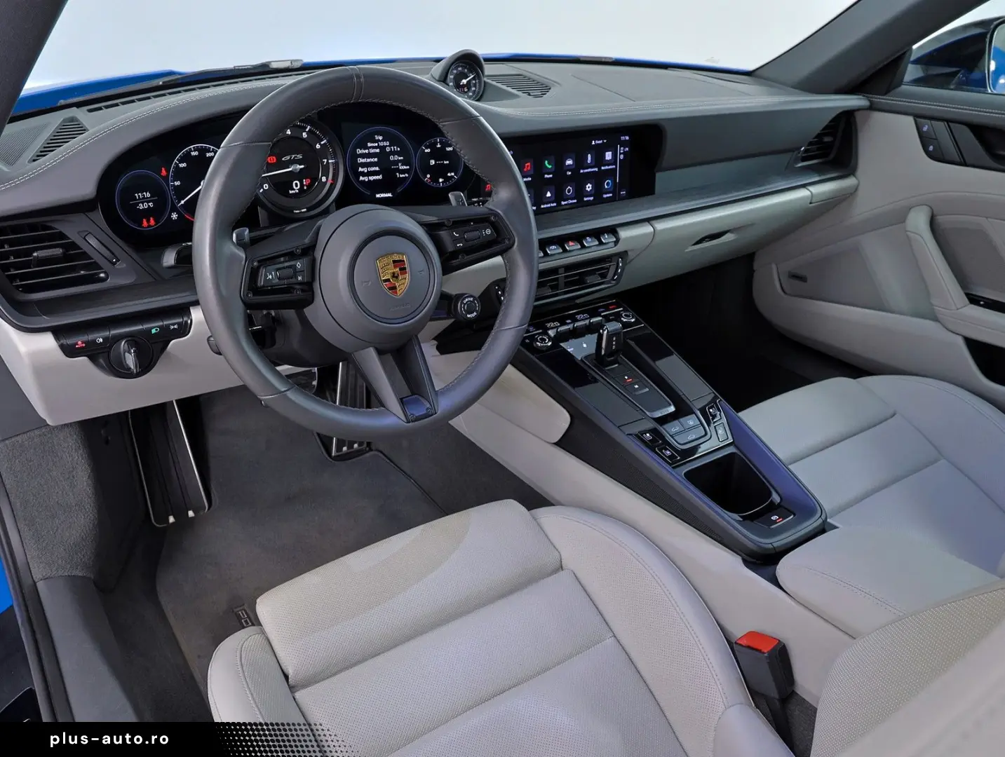 PORSCHE 911 Carrera 4 GTS