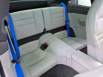 PORSCHE 911 Carrera 4 GTS