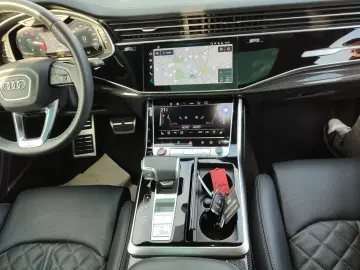 AUDI SQ8 TFSI quattro Navi Matrix DVD AHK HUD B&O PDC