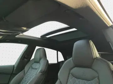 AUDI SQ8 TFSI quattro Navi Matrix DVD AHK HUD B&O PDC