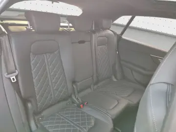 AUDI SQ8 TFSI quattro Navi Matrix DVD AHK HUD B&O PDC