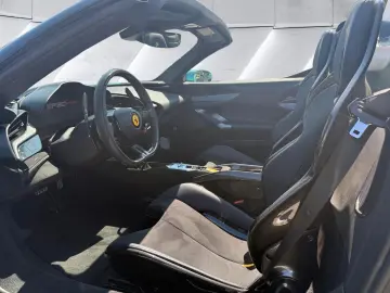 FERRARI SF90 Spider Sonderlackierung   Assetto Fiorano