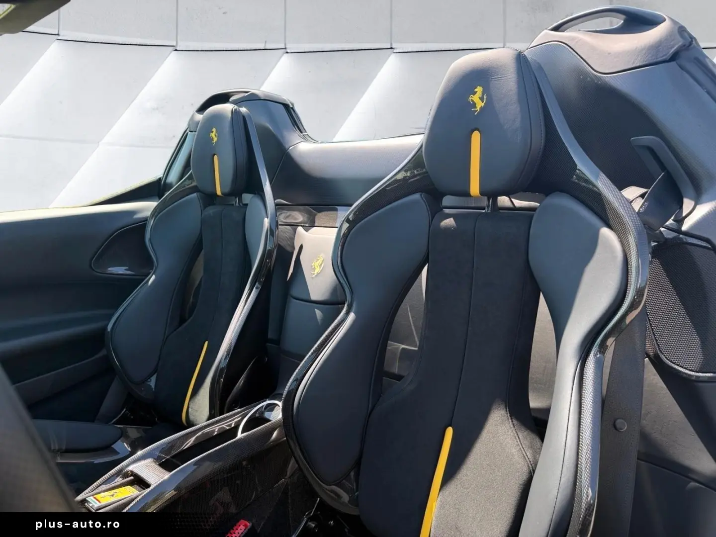 FERRARI SF90 Spider Sonderlackierung   Assetto Fiorano