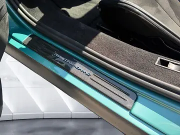 FERRARI SF90 Spider Sonderlackierung   Assetto Fiorano