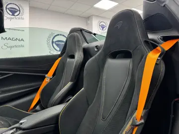 MCLAREN 720S
