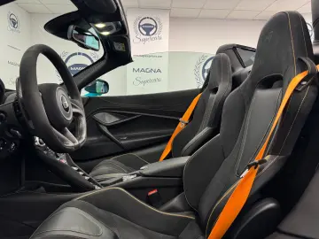 MCLAREN 720S
