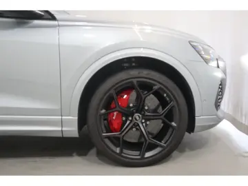 AUDI RS Q8 4.0 TFSI quattro performance UPE196 B&O HD