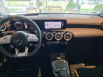 MERCEDES-BENZ CLA 45 S AMG 4Matic Aero Performance