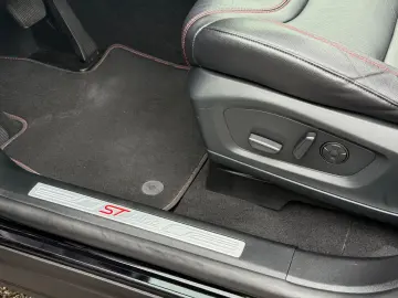 FORD Explorer ST-Line Plug-in-Hybrid 4x4 7-Sitzer 1HD