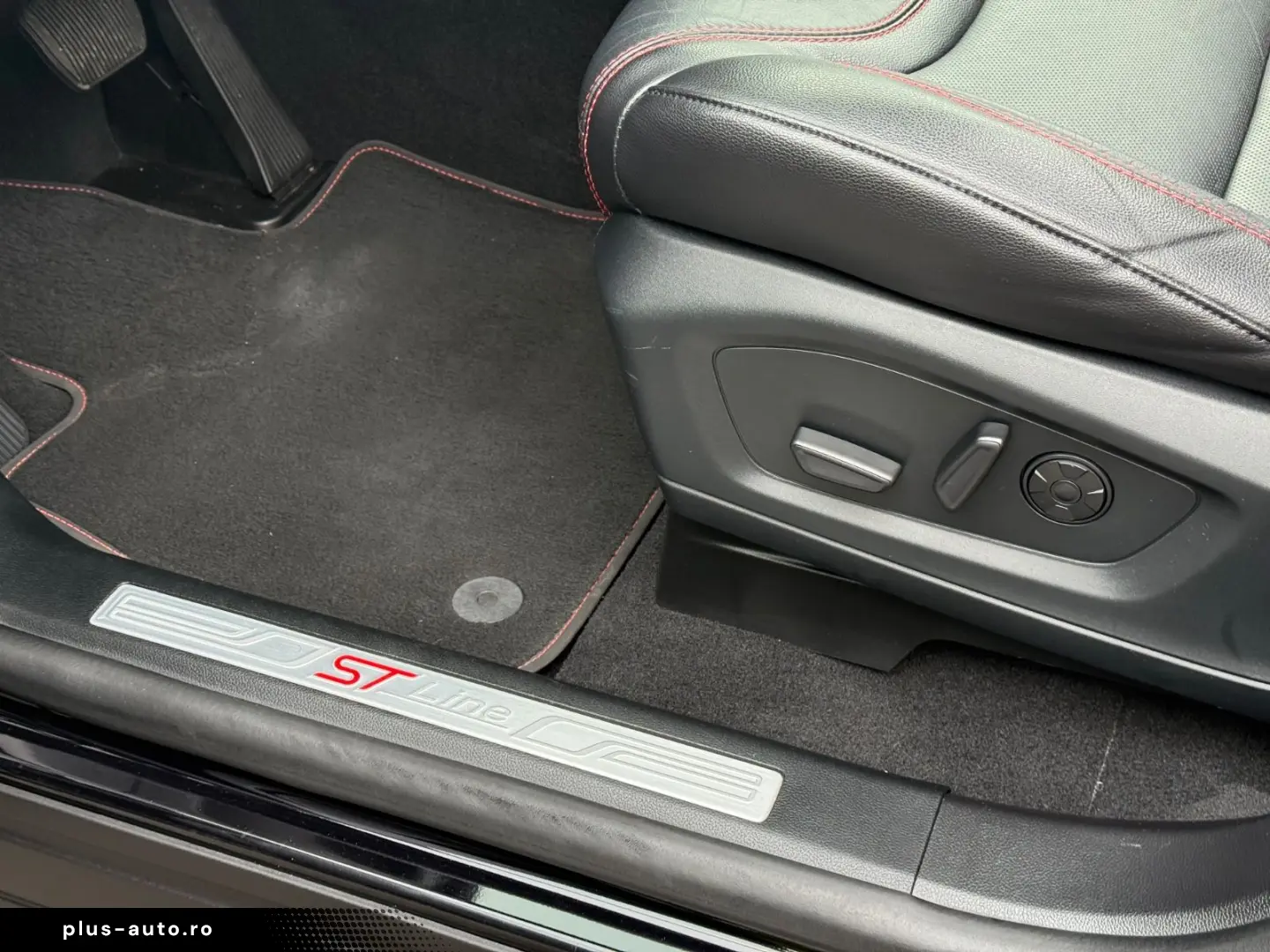 FORD Explorer ST-Line Plug-in-Hybrid 4x4 7-Sitzer 1HD