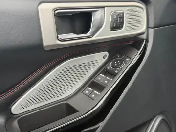 FORD Explorer ST-Line Plug-in-Hybrid 4x4 7-Sitzer 1HD