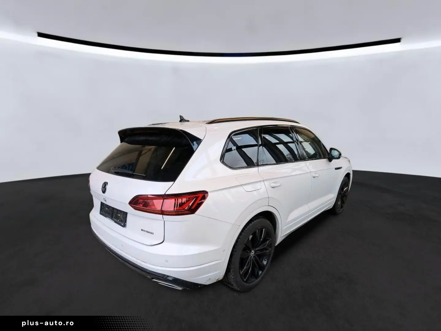 VW Touareg R 4M eHybrid PANO AHK LUFT 21