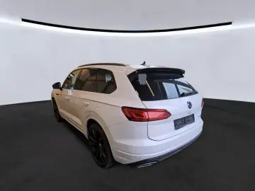 VW Touareg R 4M eHybrid PANO AHK LUFT 21