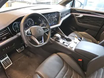 VW Touareg R 4M eHybrid PANO AHK LUFT 21