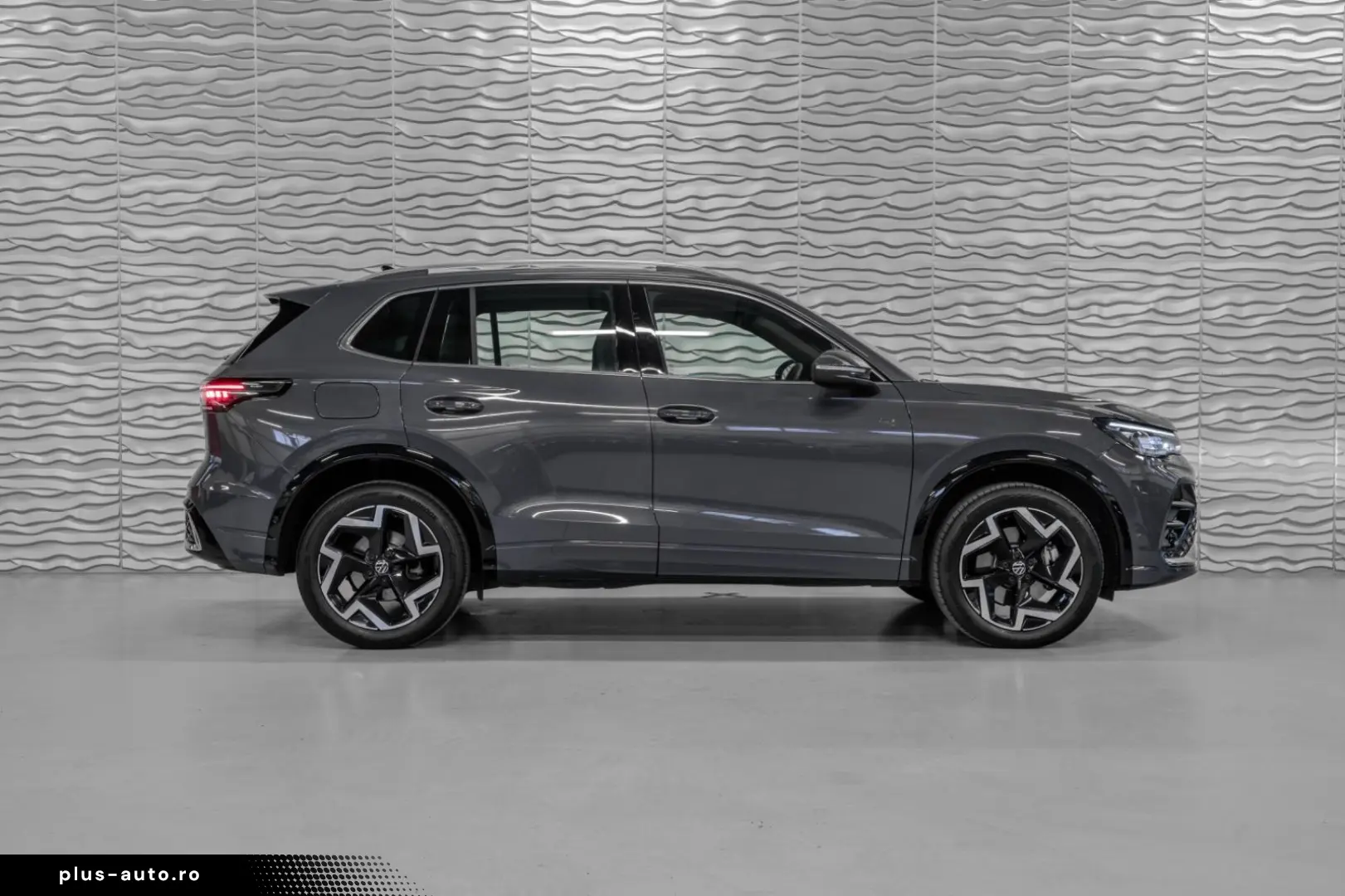 VW Tiguan 2.0 TDI 193PS R-LINE DSG AHK STANDH