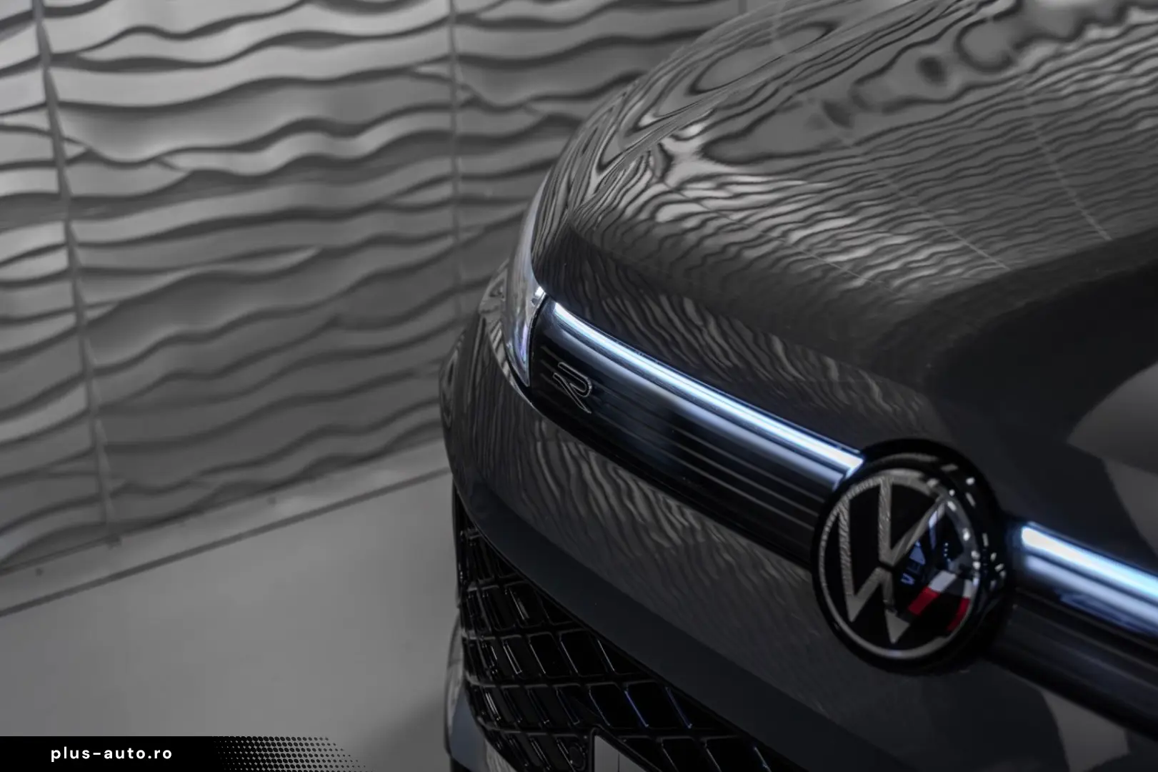 VW Tiguan 2.0 TDI 193PS R-LINE DSG AHK STANDH