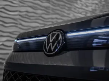 VW Tiguan 2.0 TDI 193PS R-LINE DSG AHK STANDH