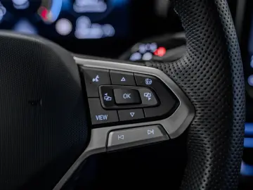 VW Tiguan 2.0 TDI 193PS R-LINE DSG AHK STANDH