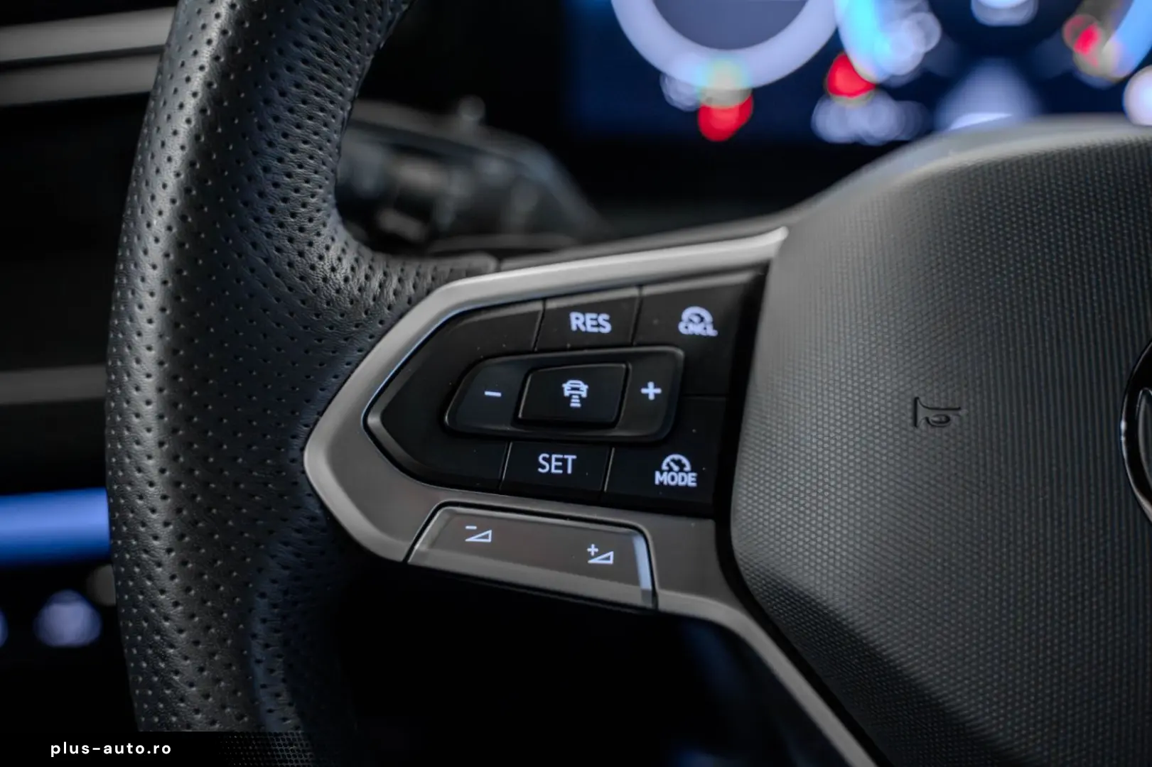 VW Tiguan 2.0 TDI 193PS R-LINE DSG AHK STANDH