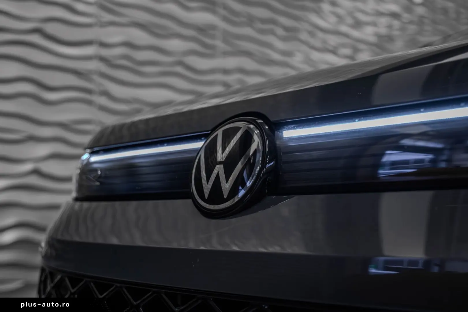 VW Tiguan 2.0 TDI 193PS R-LINE DSG AHK STANDH