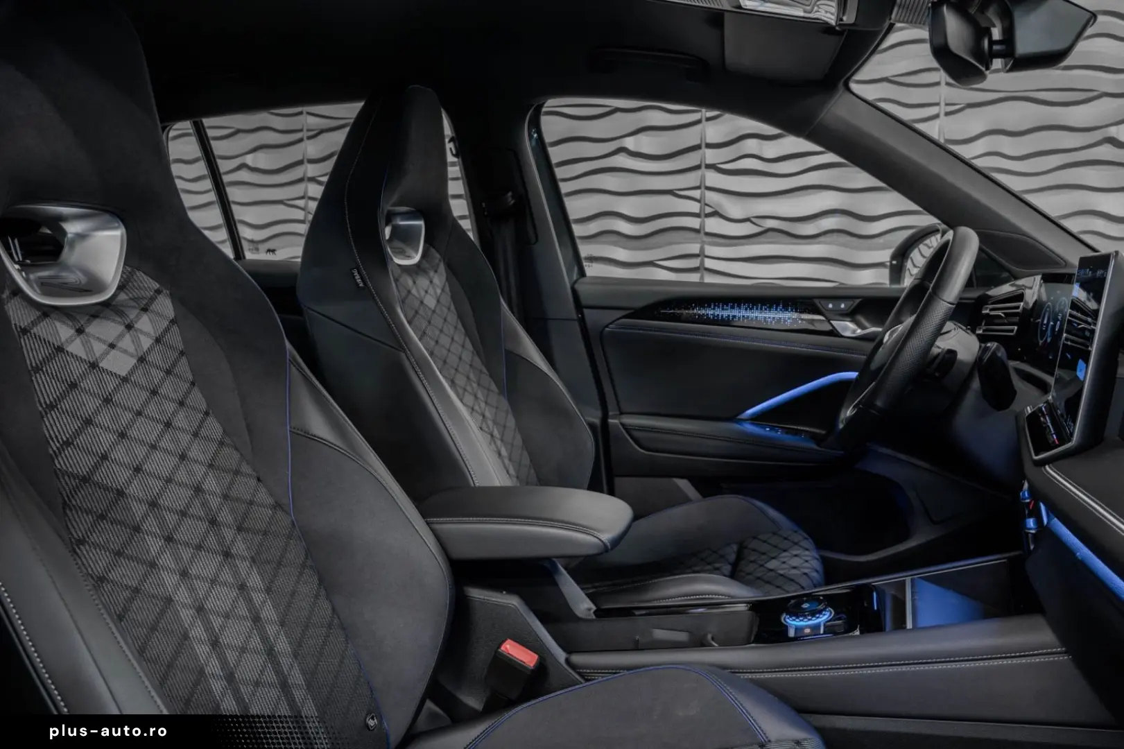 VW Tiguan 2.0 TDI 193PS R-LINE DSG AHK STANDH