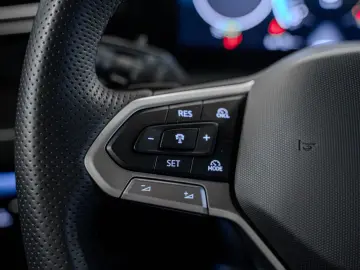 VW Tiguan 2.0 TDI 193PS R-LINE DSG AHK STANDH