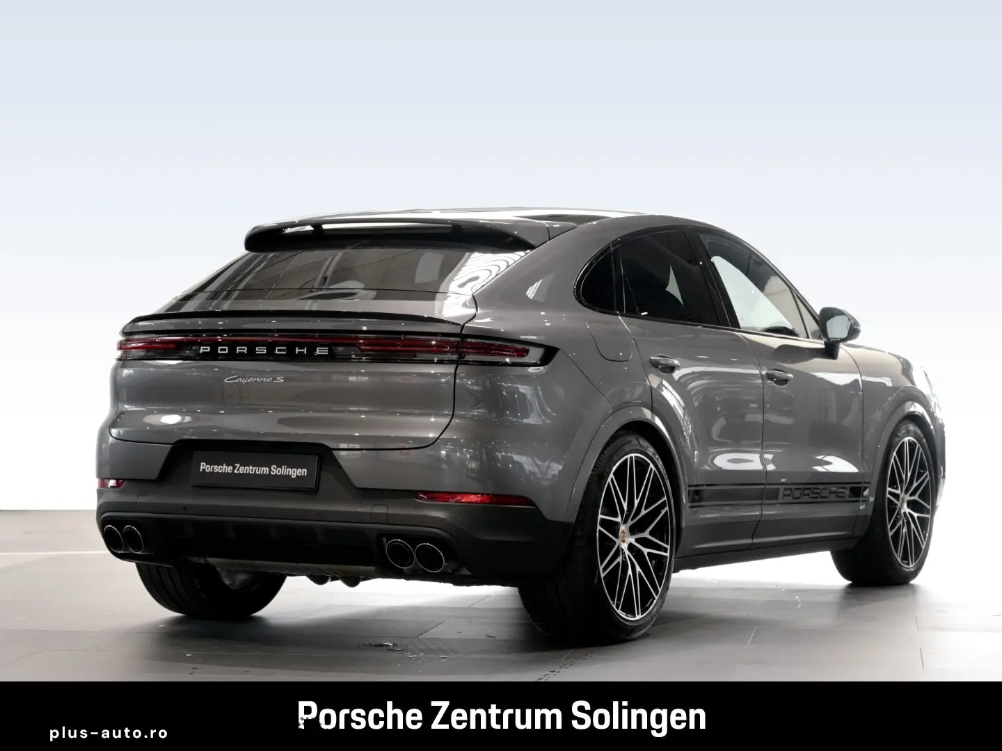 PORSCHE Cayenne S Coupe PassengerDisplay AirSusp Bose 360