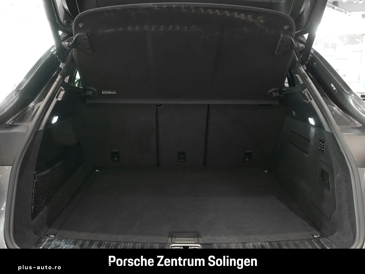 PORSCHE Cayenne S Coupe PassengerDisplay AirSusp Bose 360