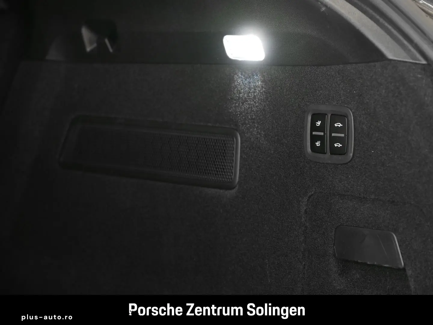 PORSCHE Cayenne S Coupe PassengerDisplay AirSusp Bose 360
