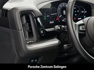 PORSCHE Cayenne S Coupe PassengerDisplay AirSusp Bose 360