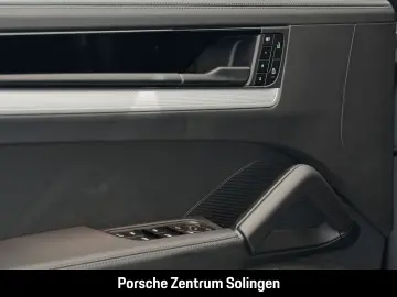 PORSCHE Cayenne S Coupe PassengerDisplay AirSusp Bose 360