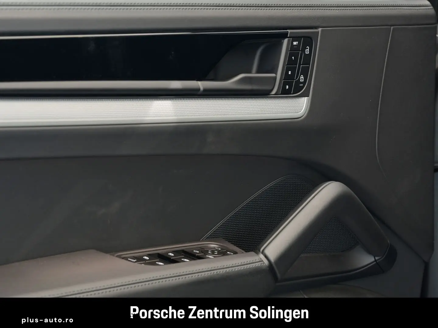 PORSCHE Cayenne S Coupe PassengerDisplay AirSusp Bose 360