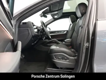 PORSCHE Cayenne S Coupe PassengerDisplay AirSusp Bose 360