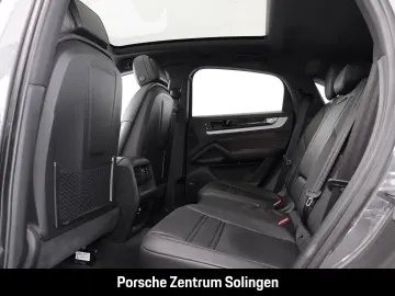 PORSCHE Cayenne S Coupe PassengerDisplay AirSusp Bose 360