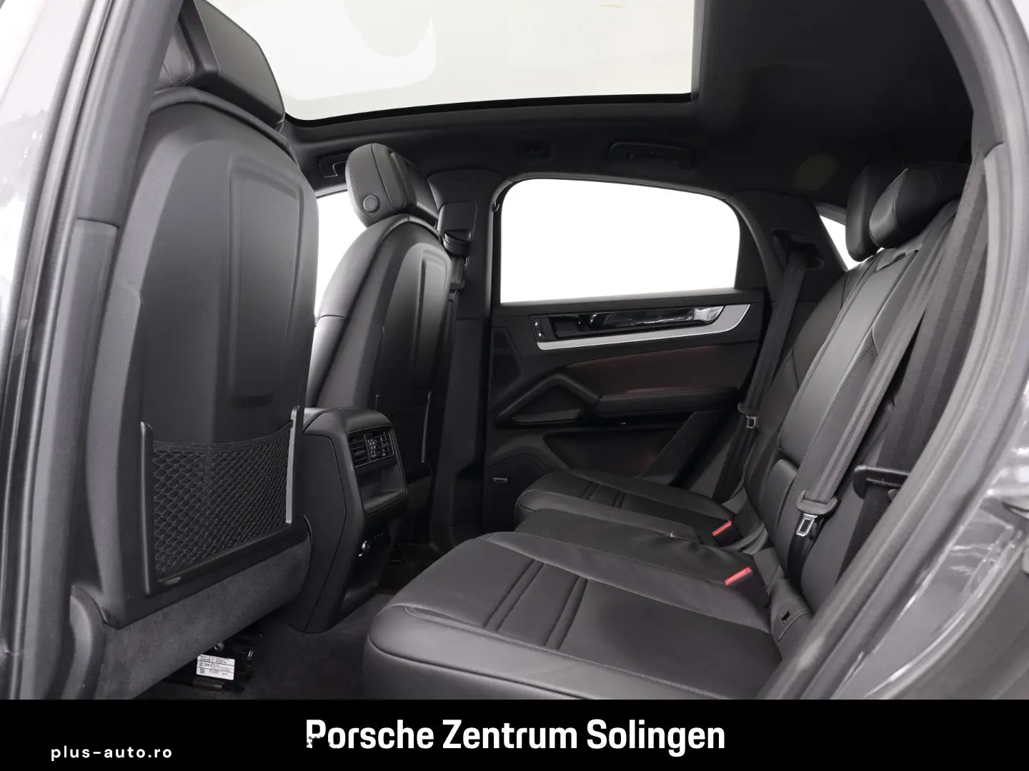 PORSCHE Cayenne S Coupe PassengerDisplay AirSusp Bose 360